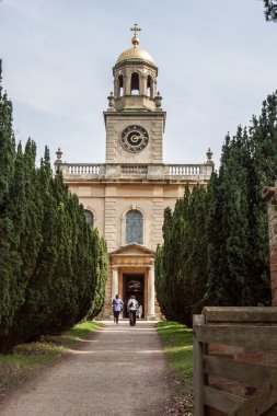 St michael ve bütün meleklerin yanında witley mahkeme 