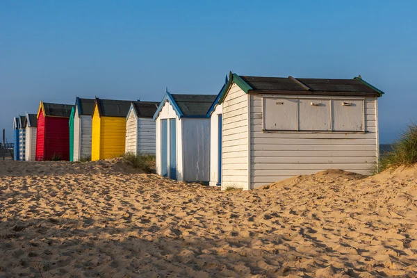 Cabanas de praia coloridas em Southwold — Fotografia de Stock