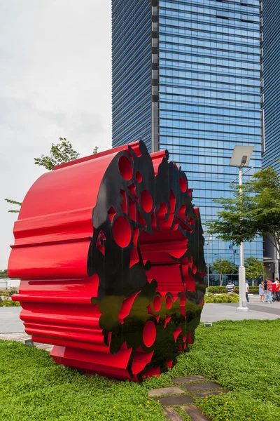 View of skyscrapers and modern art in Singapore — Stock Photo, Image