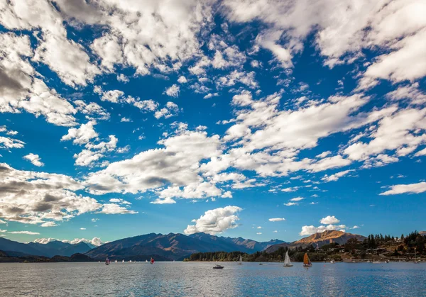 Carrera de yates en el lago Wanaka — Foto de Stock