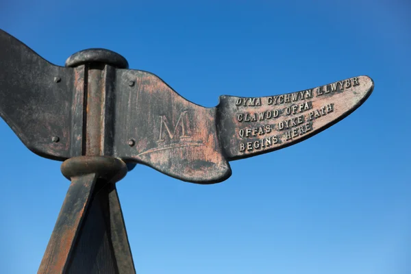 Sign indicating the beginning of Offa's Dyke Path near Prestatyn — Stock Photo, Image