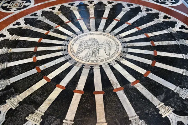 Sienna katedralin iç görünüm — Stok fotoğraf