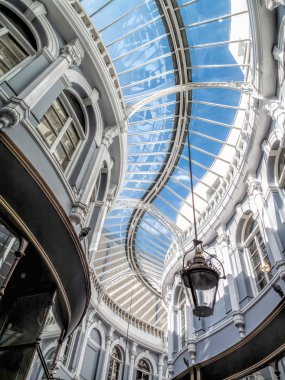 Morgan arcade cam çatı Cardiff 
