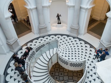 Londra'daki Tate britain döner merdiven