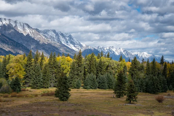 Piękny widok na park narodowy grand teton — Zdjęcie stockowe