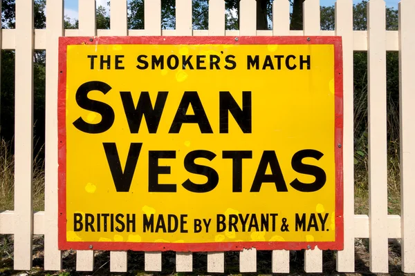 Señal de Swan Vestas en la estación de Sheffield Park —  Fotos de Stock