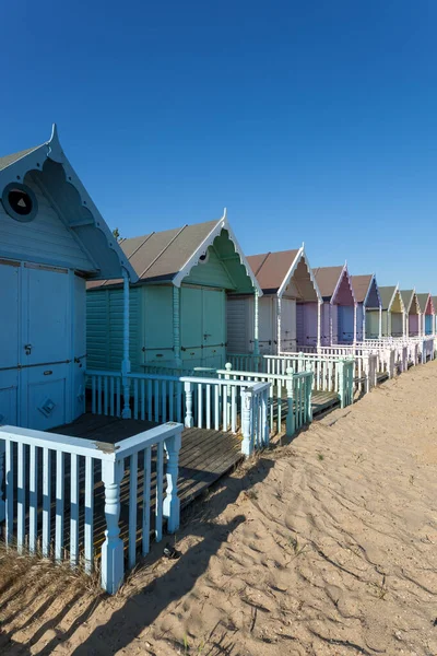 West Mersea Essex Reino Unido Julho Cabanas Praia Coloridas West — Fotografia de Stock