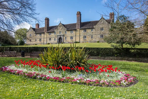 East Grinstead West Sussex May Flower Display Sackville College East — Stock Photo, Image