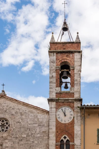 Castiglione Del Lago Umbria イタリア 5月20日 カスティグリオーネ ラーゴのリベルタ広場のサンフランチェスコ教会 ウンブリアのペルージャ5月20日 — ストック写真