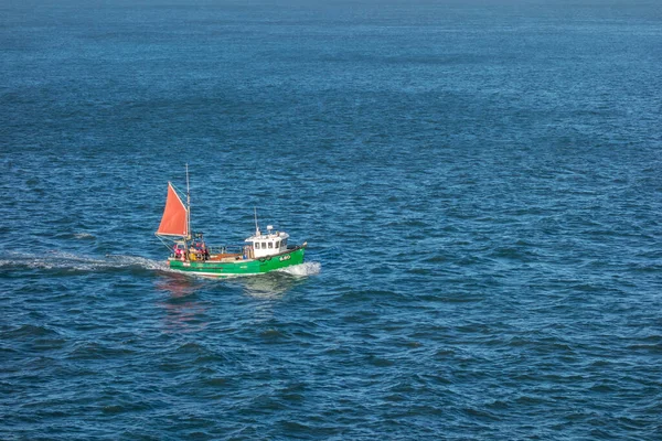 Ilfracombe Devon Październik Łódź Rybacka Powracająca Portu Ilfracombe Devon Dnia — Zdjęcie stockowe