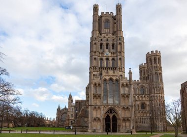 ELY, CAMBRIDGESHIRE, İngiltere - 22 Kasım 2012 'de Ely Katedrali' nin dış görünüşü