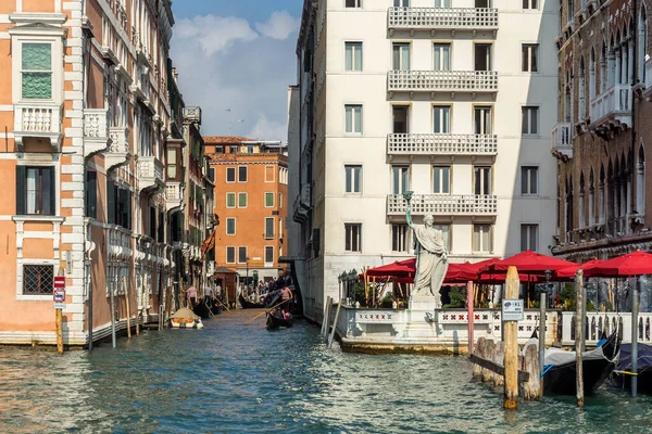 Venice Italien Oktober Typisk Kanalscene Venedig Den Oktober 2014 Uidentificerede - Stock-foto