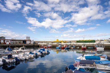 PUERTO DE MOGAN, GRAN CANARIA, Kanarya Adaları - 7 Mart 2022 'de Puerto de Mogan Gran Kanaryası' ndaki yat limanının görüntüsü