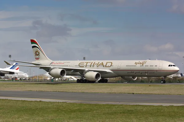 A340 Etihad Airways — Stok fotoğraf