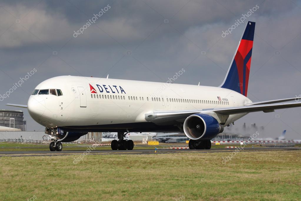 B767 Delta Airlines Stock Editorial Photo © rebius 41438529