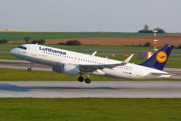 A320 Lufthansa — Stockfoto