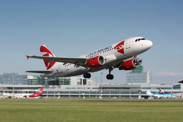 A319