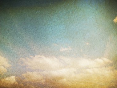 Bulutlu gökyüzünün retro resmi