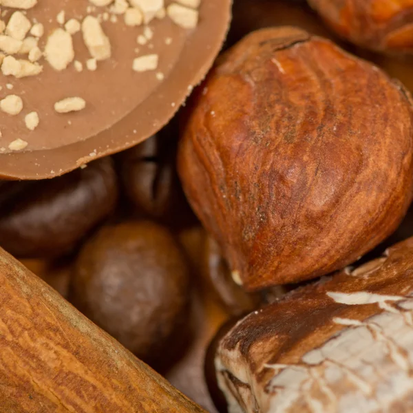 Granos de café, canela y nueces — Foto de Stock