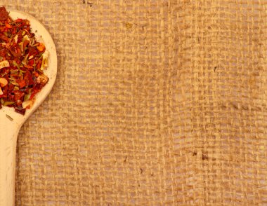 çuval bezi üzerine baharat