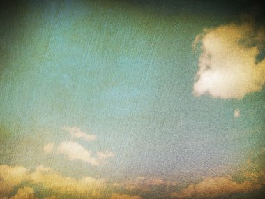 Bulutlu gökyüzünün retro resmi