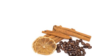 kahve çekirdekleri, tarçın ve limon