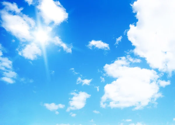 蓝天背景，云朵小 — 图库照片