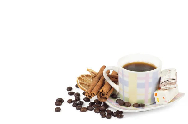 杯咖啡，在白色背景上的成分 — 图库照片