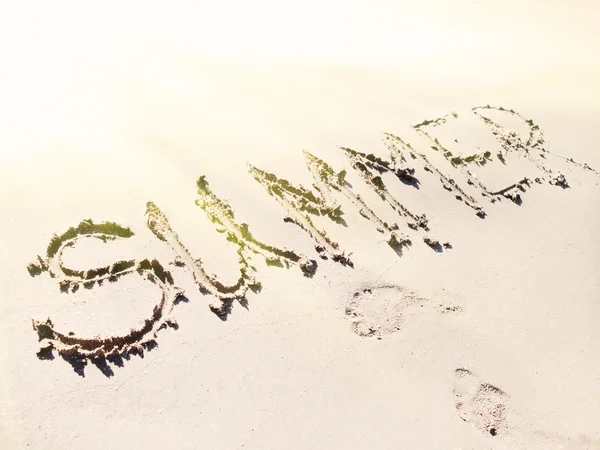 Le mot été sur la plage de sable — Photo