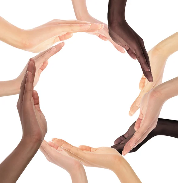 Símbolo conceitual de mãos humanas multirraciais fazendo um círculo — Fotografia de Stock