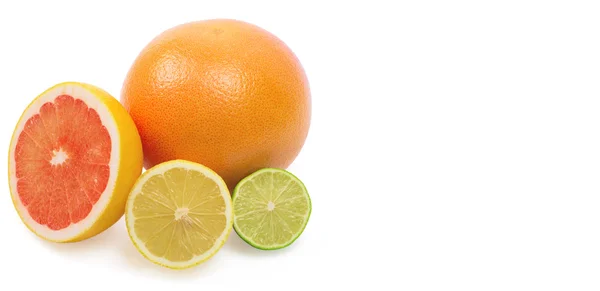 Imagen de una lima entera fresca, limón y naranja aislados en blanco —  Fotos de Stock