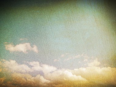 Bulutlu gökyüzünün retro resmi