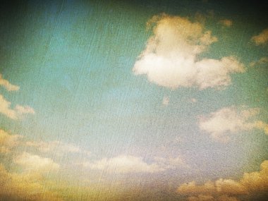 Bulutlu gökyüzünün retro resmi