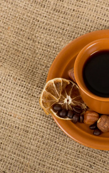 Closeup shot de xícara de café expresso italiano preparada na hora — Fotografia de Stock