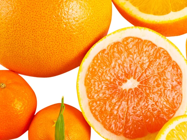 Sobrecarga de vitamina C, pilas de fruta en rodajas aisladas en blanco —  Fotos de Stock