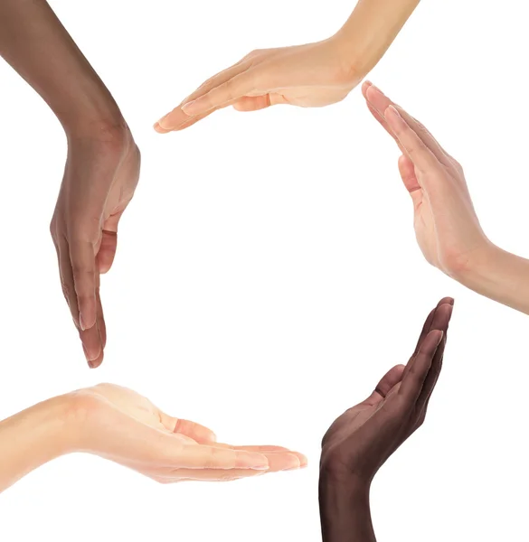 Símbolo conceitual de mãos humanas multirraciais fazendo um círculo — Fotografia de Stock