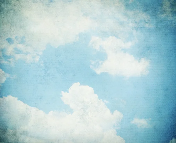 Céu, nevoeiro e nuvens em um vintage texturizado — Fotografia de Stock