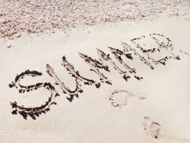 ıslak kum yaz üzerinde yazıt