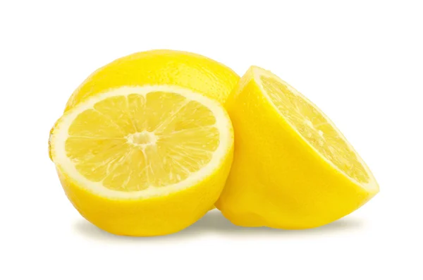 Świeże cytryny na białym tle — Zdjęcie stockowe