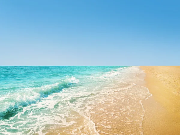 Playa y mar tropical — Foto de Stock