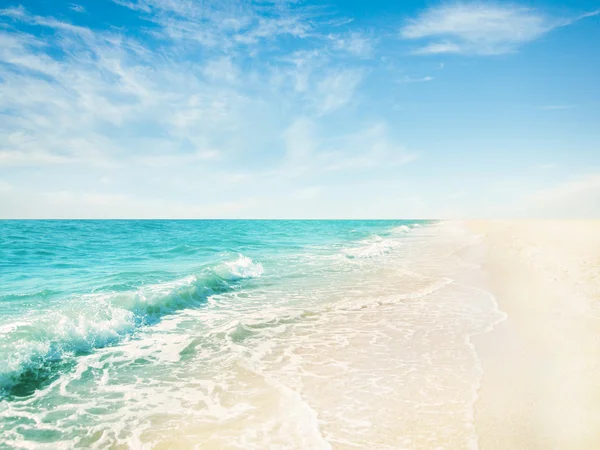 Playa y mar tropical — Foto de Stock