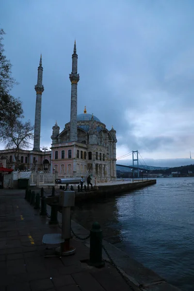 Τζαμί Ορτάκου Κωνσταντινούπολη Τουρκία Δεκέμβριος 2021 — Φωτογραφία Αρχείου