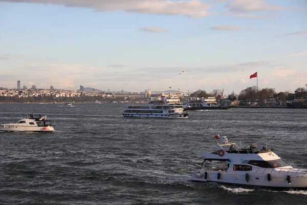 Boottocht Langs Gouden Hoorn Istanbul Turkije December 2021 — Stockfoto