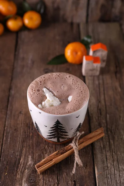 Kakao Mit Eis Becher Auf Holzgrund — Stockfoto