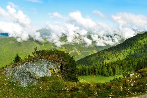 ภูมิทัศน์เทือกเขาแอลป์ — ภาพถ่ายสต็อก