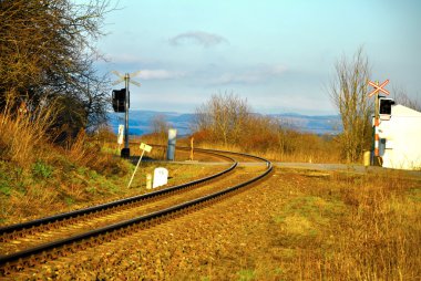 Tren geçerken yol