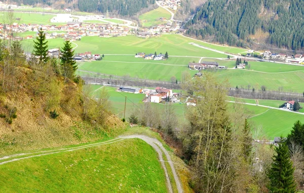 Alpenpanorama der Stadt — Stockfoto