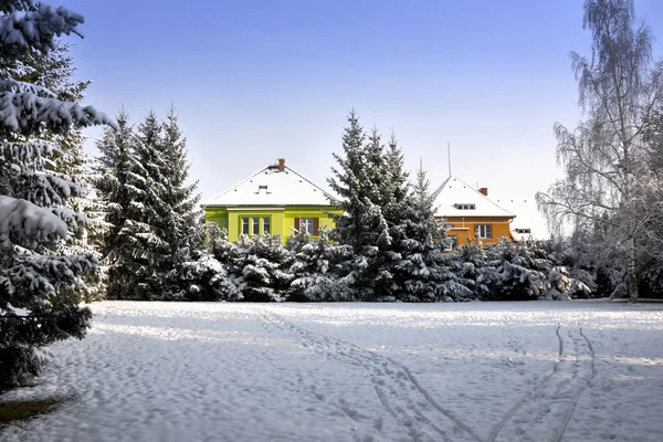 Casas en invierno — Foto de Stock