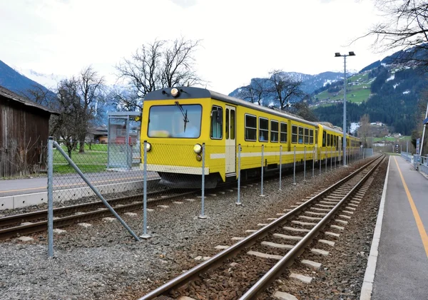 Alpen trein — Stockfoto
