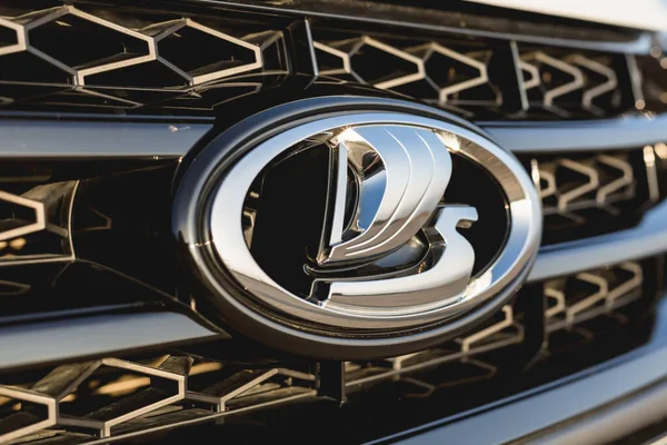 LADA otomobil şirketinin logosu. Rus otomobil üreticisi AvtoVAZ.